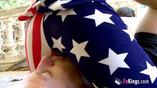 Un peu de porno dehors avec une latine