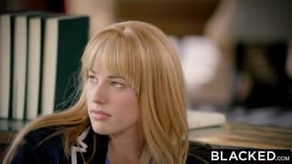 Riley Nixon cherche des bites géantes !