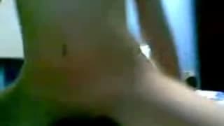 Elle bouge son cul dans tous les sens !