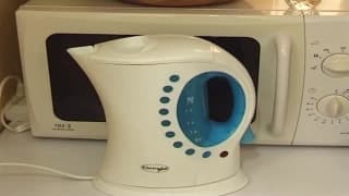 Blondasse avec de gros seins pour deux mecs