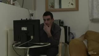 Jolie amatrice baisée devant la caméra