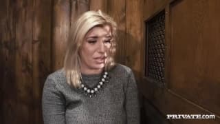 elle suce une bite pour expier ses péchés