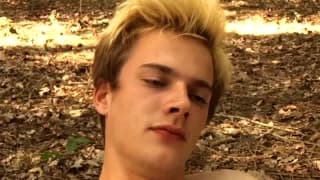 Des coups de bite en pleine forêt !