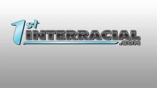 Serena Marcus suce une grosse bite noire