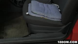 Baisées par leurs instructeur d'auto école