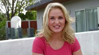 Payton Simmons suce une belle queue