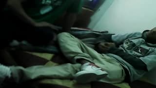 Il suce la grosse queue de son amant