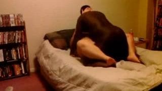 Porno interracial avec un couple amateur