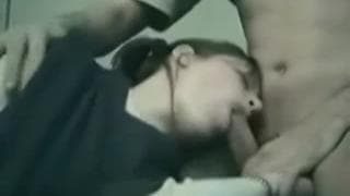 Elle semble avoir un appétit énorme !