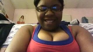 Black bien en chair pour un show webcam