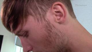 Casting porno à voir avec Zee Knox