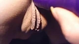 Avec quelques sextoys, il va la combler