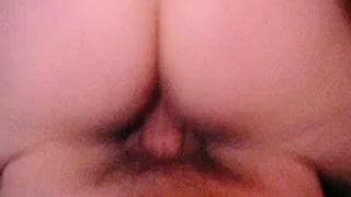 Elle prend position sur cette bonne bite !