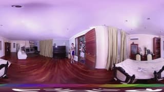 Alexa Nasha se fait baiser en Réalité Virtuelle