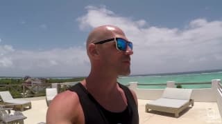 Ce type sait draguer et baiser les meufs