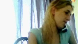 Envie de voir des petits seins ? C'est ici