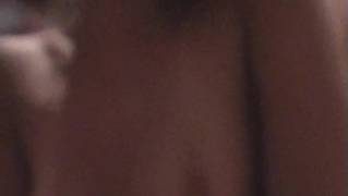 Tanya et Andrew s'amusent et se filment durant le sexe