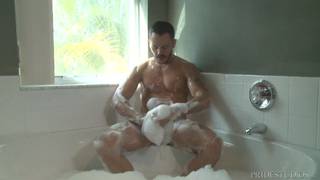 Grosse branlette avec Valentin Petrov !