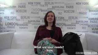 Casting bien hard en POV pour cette brune.