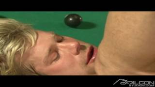 Deux baiseurs gays qui vont tout donner !