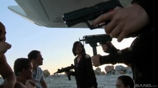 Aletta Ocean ordonne du Sexe Anal en plein milieu du braquage