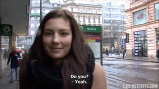 Une étudiante se fait ramoner dans un hôtel.