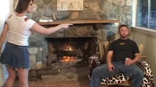 Un gangbang avec une salope aux gros nichons