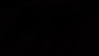 Jeune rousse prise dehors à la campagne