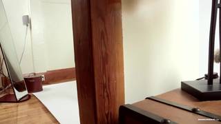 Brad, l'homme musclé bien membré est filmé !