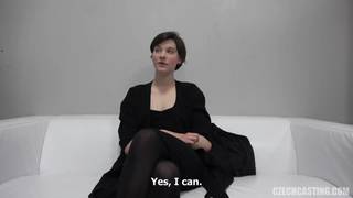 Elle a un entretien et ce fait baisse