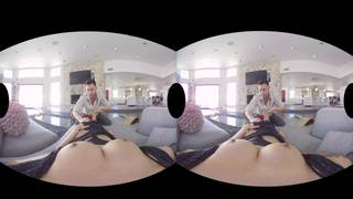 VR Porn - Elle reçoit un cunni pour la Saint Valentin