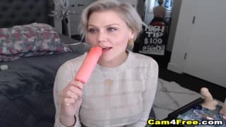 Bianca Tusher, une blonde qui aime les godes