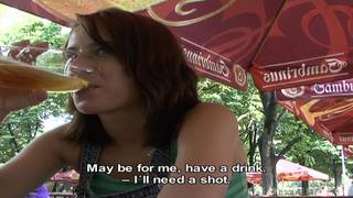 Sexe en exterieur pour cette salope russe