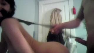 Jeune cochonne qui aime sucer et ça se voit !