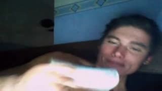 Instant de pure plaisir pour ce mec amateur