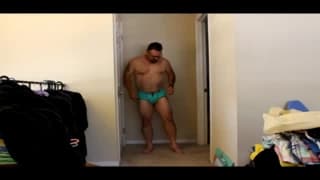 L'exhibe de sa lingerie à ne pas louper !