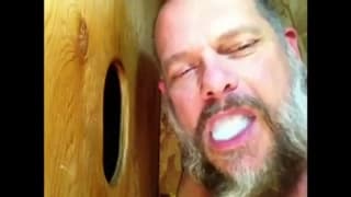 Homosexuel fétichiste des pieds à voir !