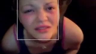 La chubby du jour qui va bien sucer cette bite