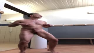 Branlette après le match dans les vestiaires 