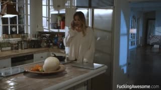 Blair williams se fait baiser de façon hardcore