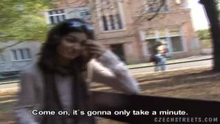 Brunettes pas farouche et très salope baisent