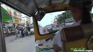 Japonaise se fait defoncer par deux mecs