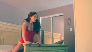 Chloe Morgane va chevaucher une bite