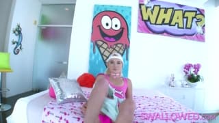 Zelda Morrison est toujours prête à s'empiffrer d'une grosse bite