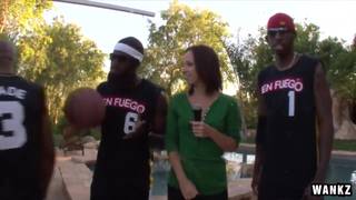 Deux femmes et plusieurs black mâles 