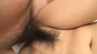 Une métisse asiatique très belle donne du sexe