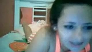 Les caresses très excitante d'une amatrice !