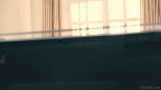 Cette petite pute est une vraie petite cochonne