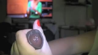 Bien le branler pour qu'il jouisse !