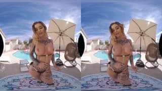 VR - POV d'une salope qui suce bien une bite